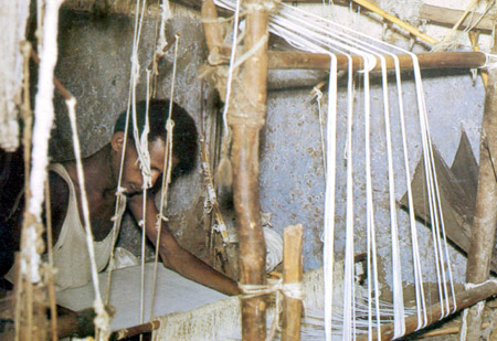 images/culture_handicraft2.jpg