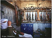 Illegal weapon market in Marib.