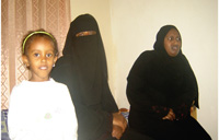Female African immigrants attempt to integrate into Yemeni society by wearing Yemeni dress; however, they say many Yemenis still look down on them.