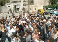 What doesnt kill you makes you stronger, journalists and activists come back again to freedom square after last weeks bashing, raising their pens high as a sign of peaceful resistance.