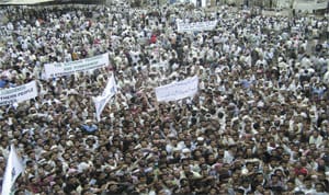 Thousands of people from different governorates joined the Forgiving and Reconciliation Rally on the occasion of the Jan. 13 Civil War in Aden.