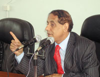 Professor Ahmed Mohammed Al-Hadrani, rector of Thamar University