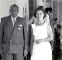 Ali Hassan Al-Saqqaf with Queen Elizabeth II.