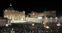 Pilgrims crowd Saint Peters Square after hearing the news that Pope John Paul II had died at the Vatican, April 2.  Pope John Paul II, the Pole who headed the Roman Catholic Church for 26 years and played a key role in the fall of communism in Europe, died on Saturday evening, the Vatican announced. He was 84. REUTERS